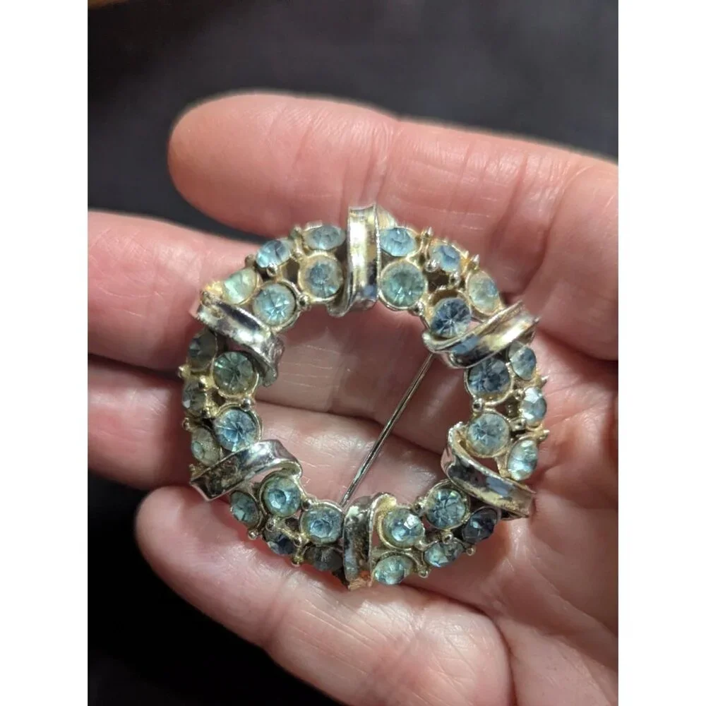 Vintage Rhinestone Circle Brooch Pin‎ Wreath Design Clear & Silver Shimmer